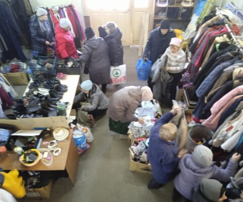 В марте 464 нуждающихся получили помощь в пункте приема и раздачи вещей