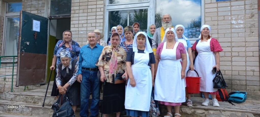 Сестры милосердия помогли в уходе за пациентами отделения паллиативной помощи в пгт. Орша