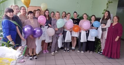 Будущих мам в роддомах Твери поздравили с Днем беременных