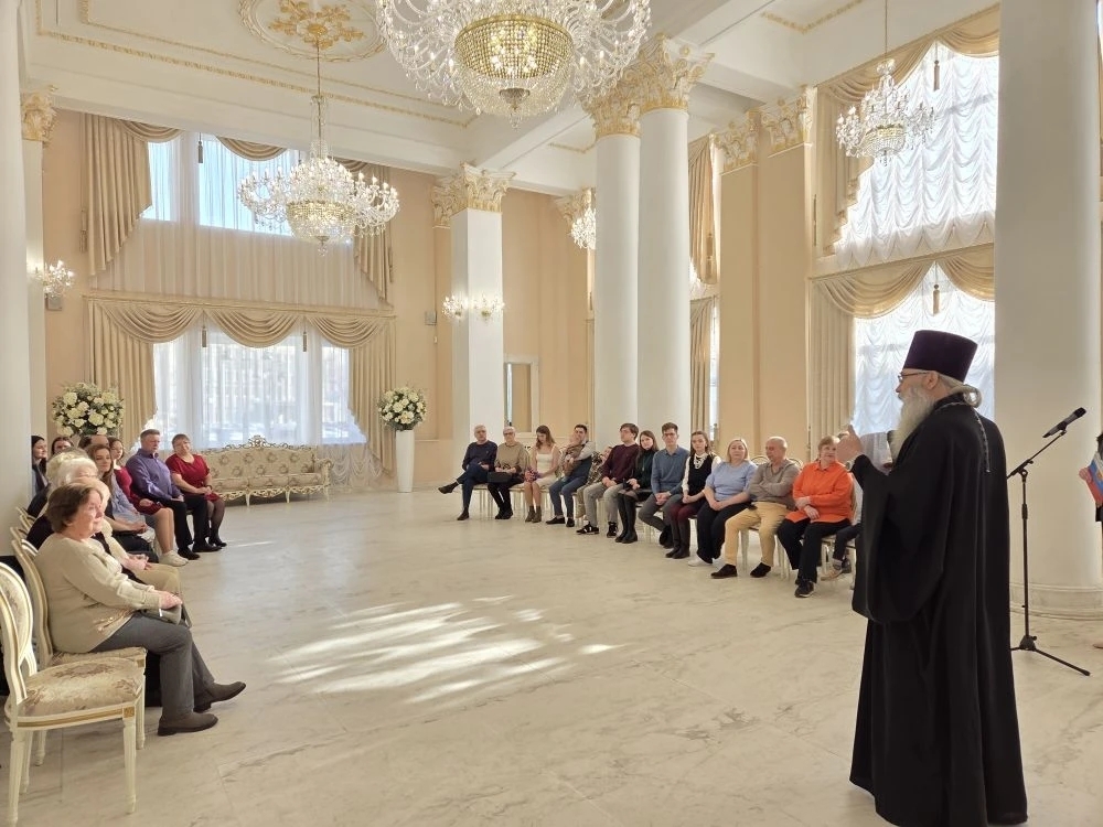 Праздничное мероприятие для семейных пар прошло во Дворце бракосочетания Тверской области