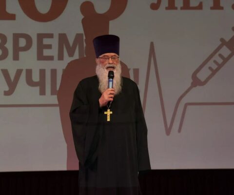 Председатель Отдела социального служения поздравил выпускников Тверского медицинского колледжа