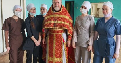 Священники Тверской епархии поздравили с праздником Пасхи пациентов больниц